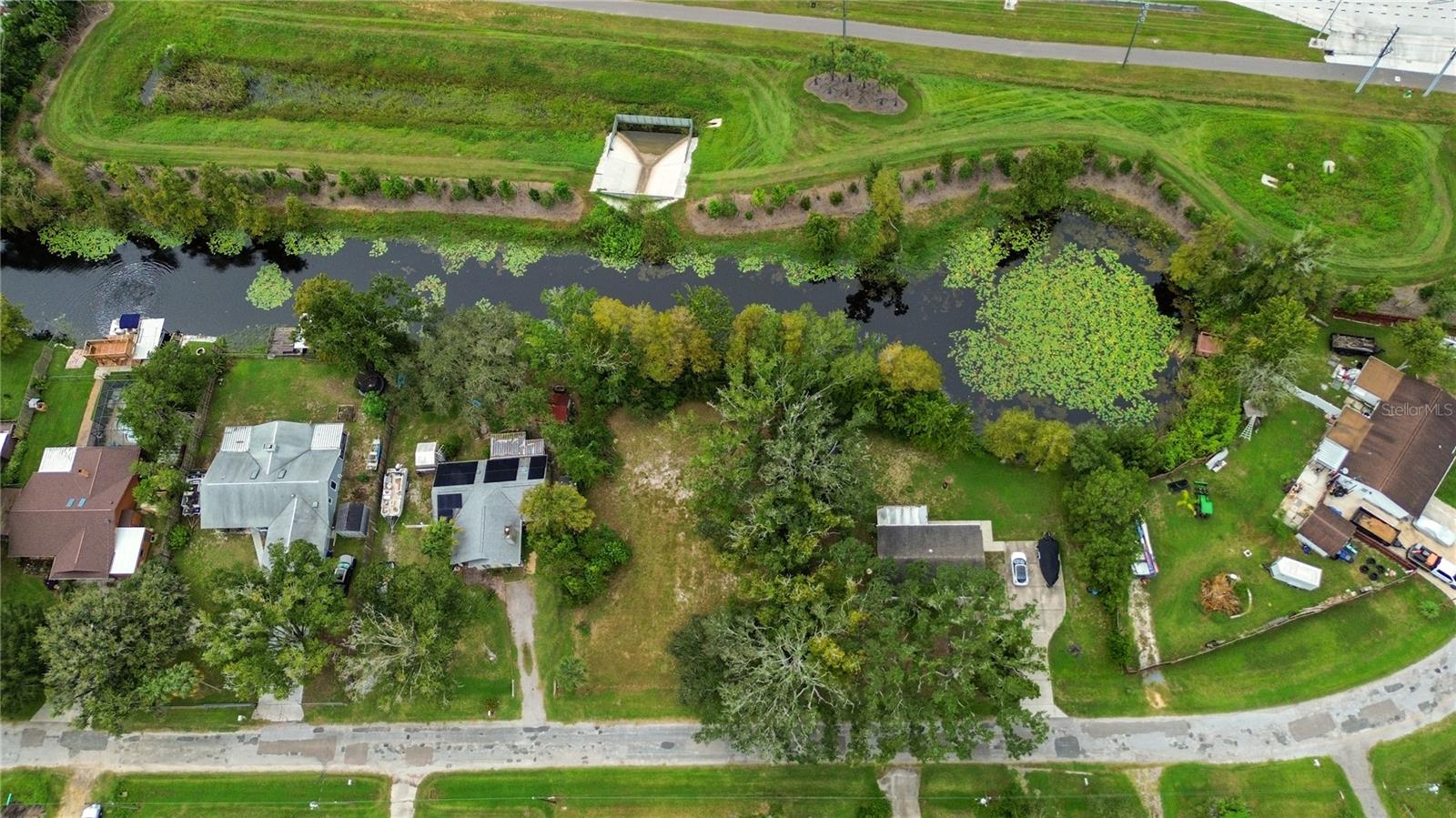 11123 Lake Shore Dr Property Photo 4