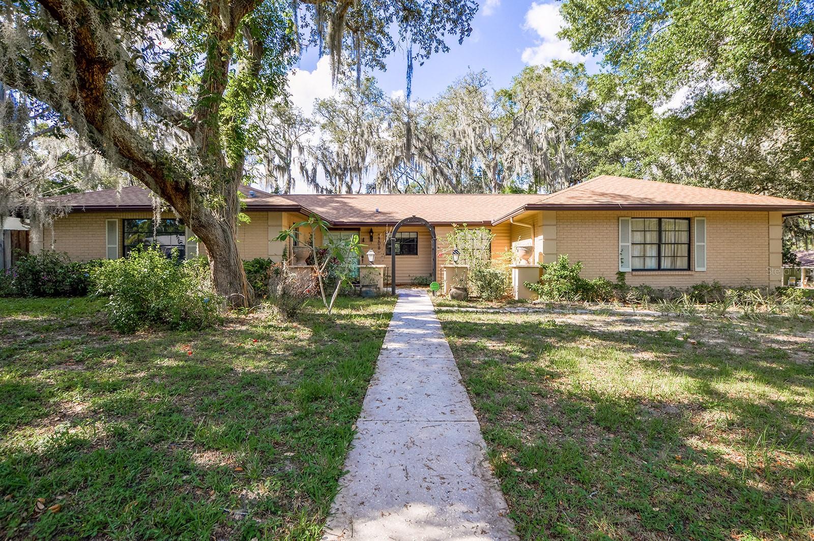 908 Lakemont Dr Property Photo