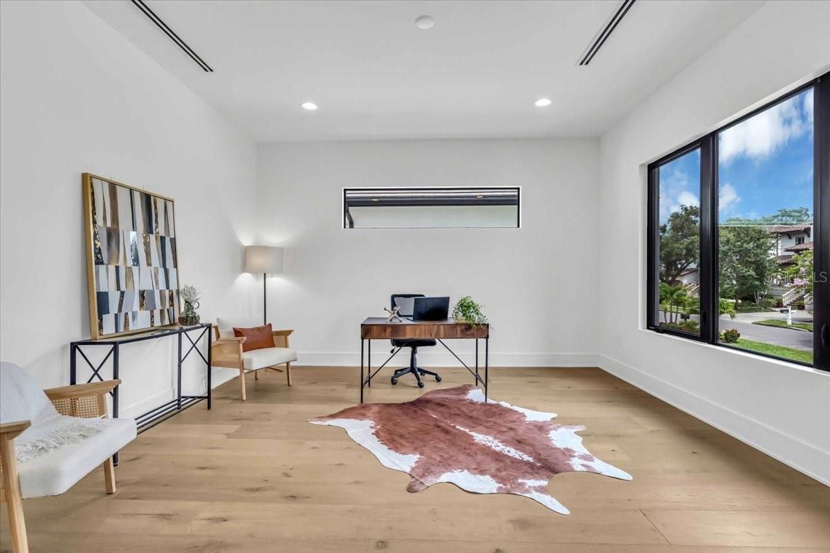 5017 W Dickens Ave Property Photo 3