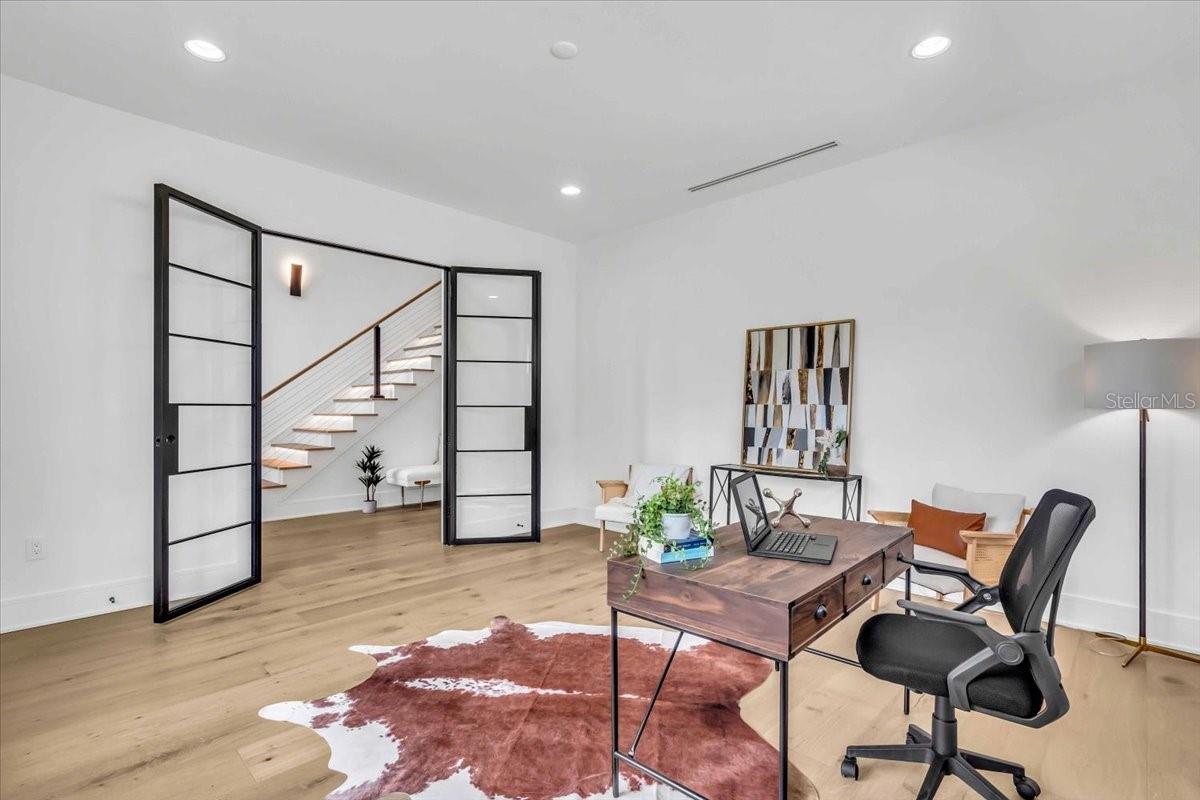 5017 W Dickens Ave Property Photo 4