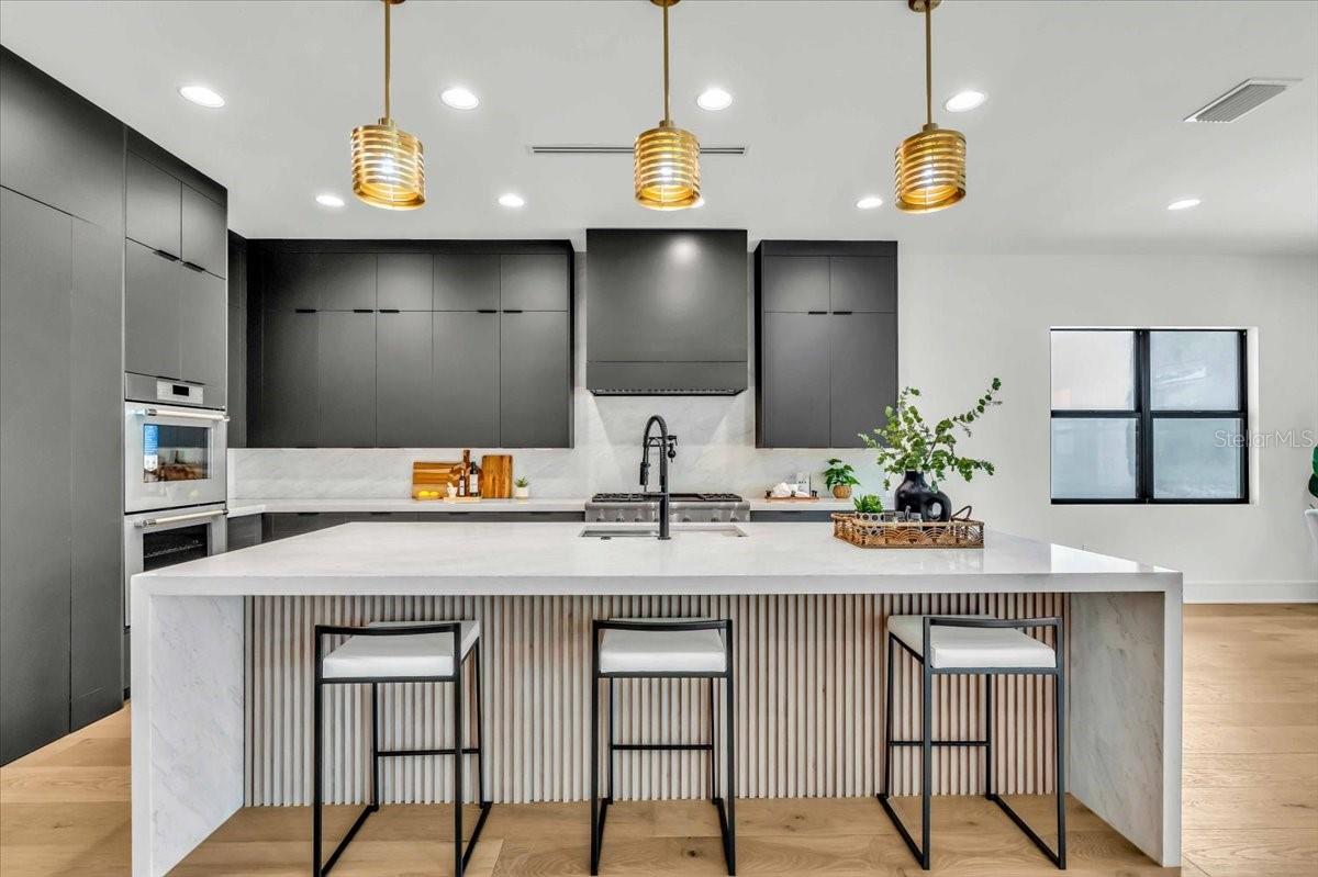 5017 W Dickens Ave Property Photo 7