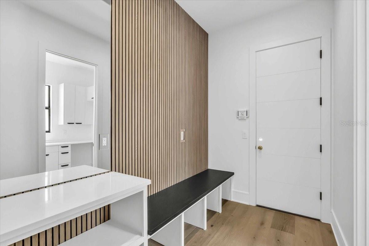 5017 W Dickens Ave Property Photo 11