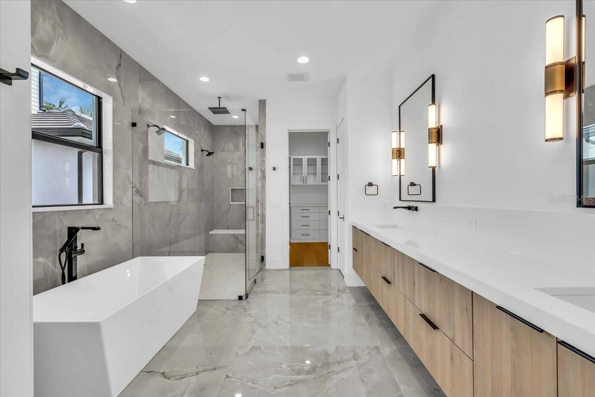 5017 W Dickens Ave Property Photo 16