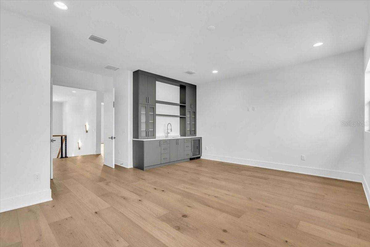 5017 W Dickens Ave Property Photo 18