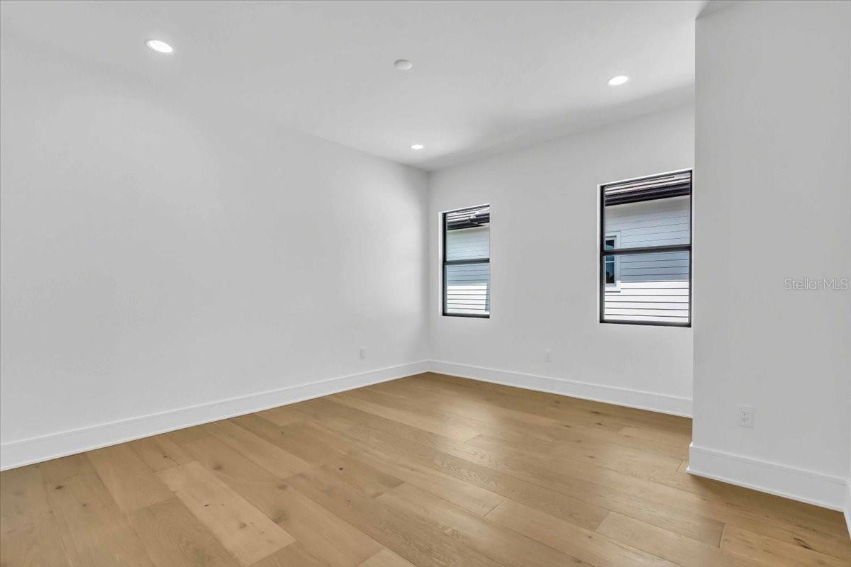 5017 W Dickens Ave Property Photo 22