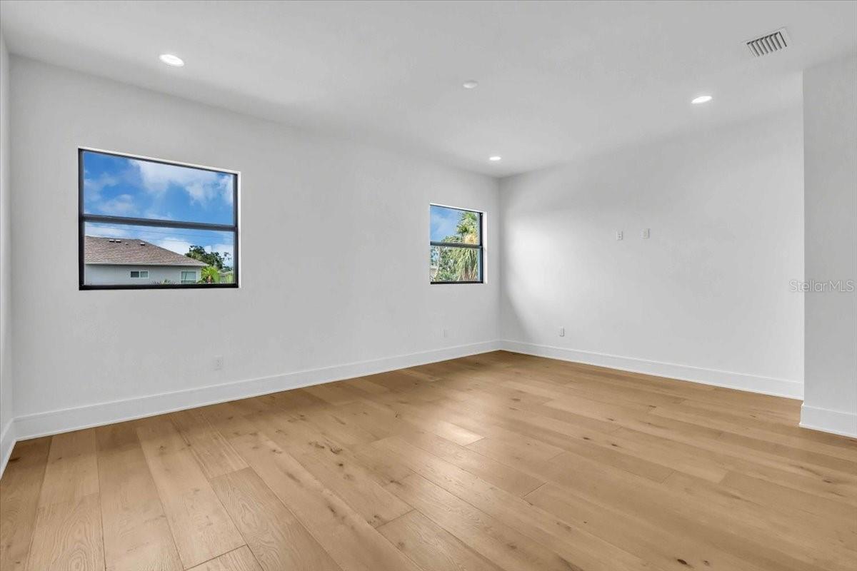 5017 W Dickens Ave Property Photo 29