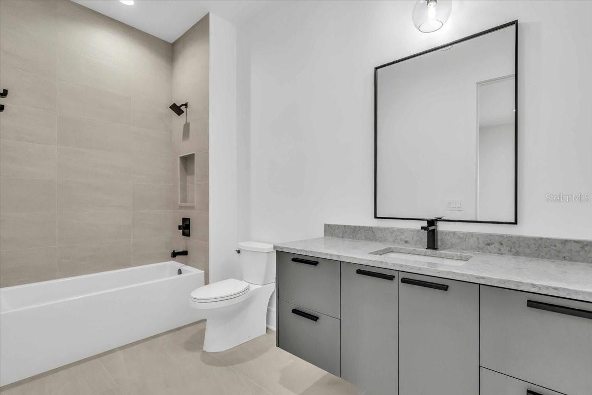 5017 W Dickens Ave Property Photo 30