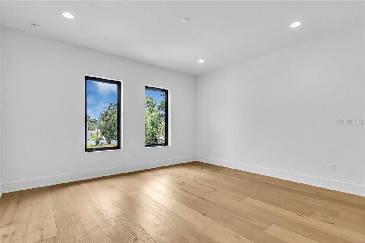 5017 W Dickens Ave Property Photo 32