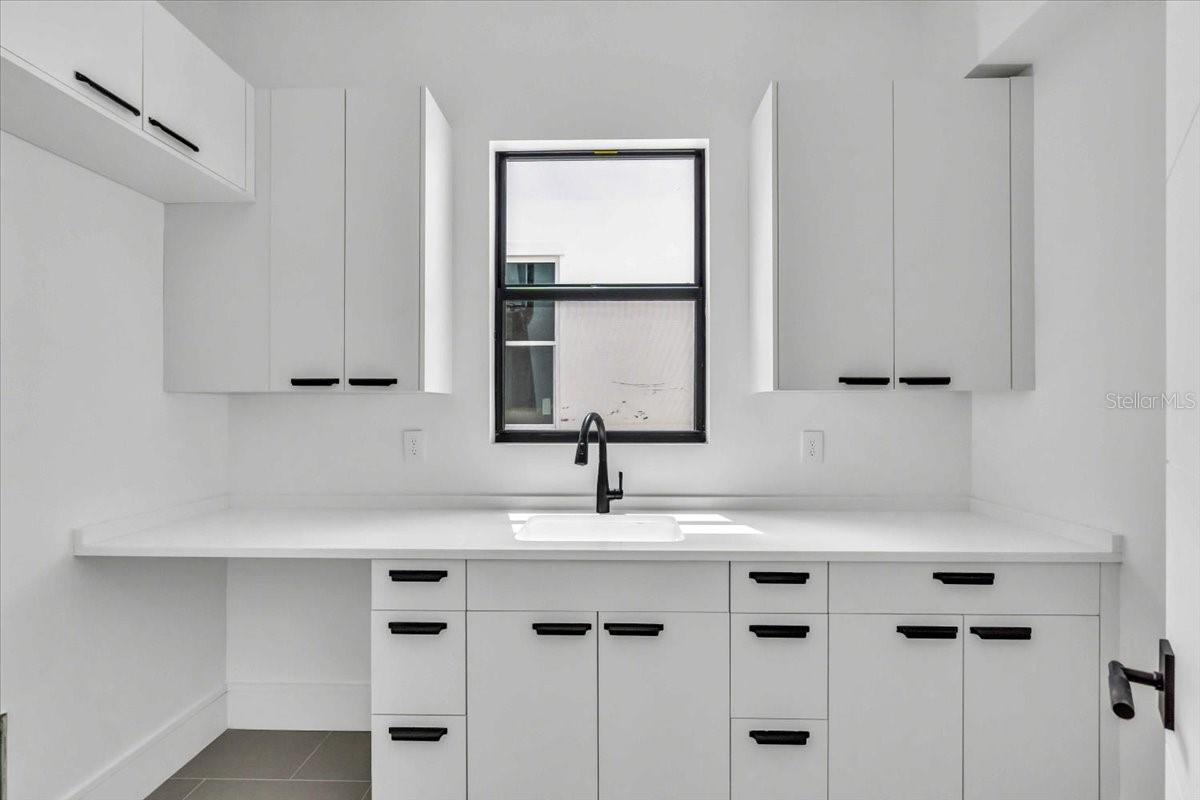 5017 W Dickens Ave Property Photo 33