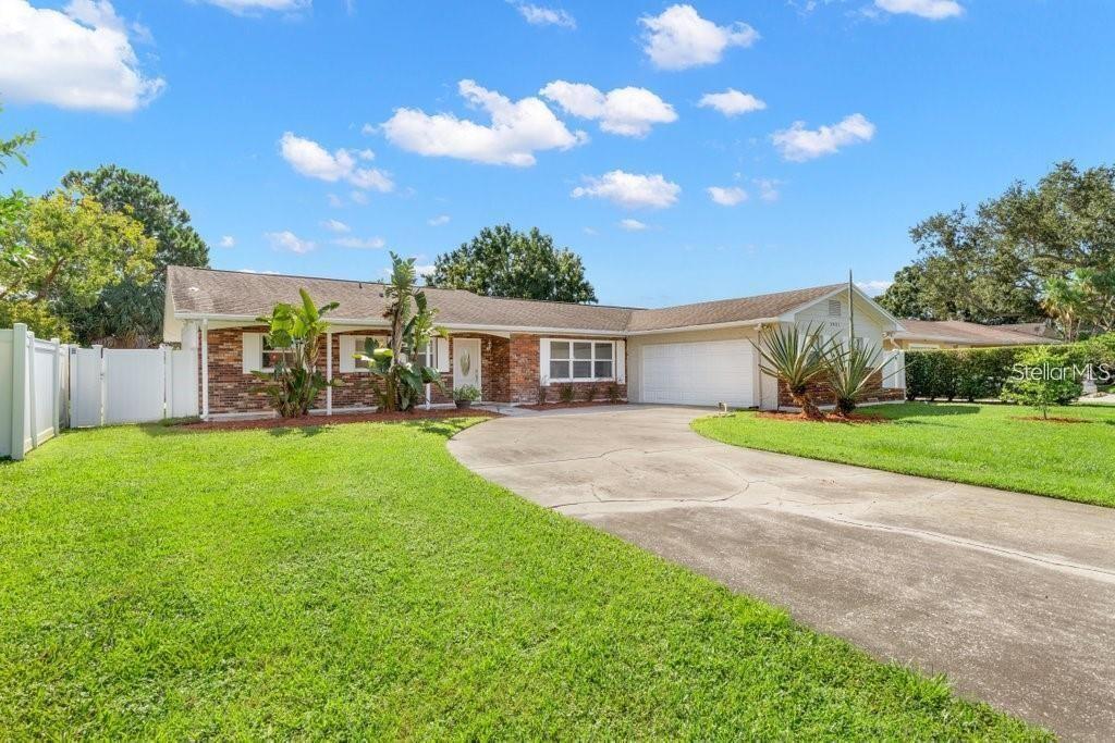 3921 W Eden Roc Cir Property Photo
