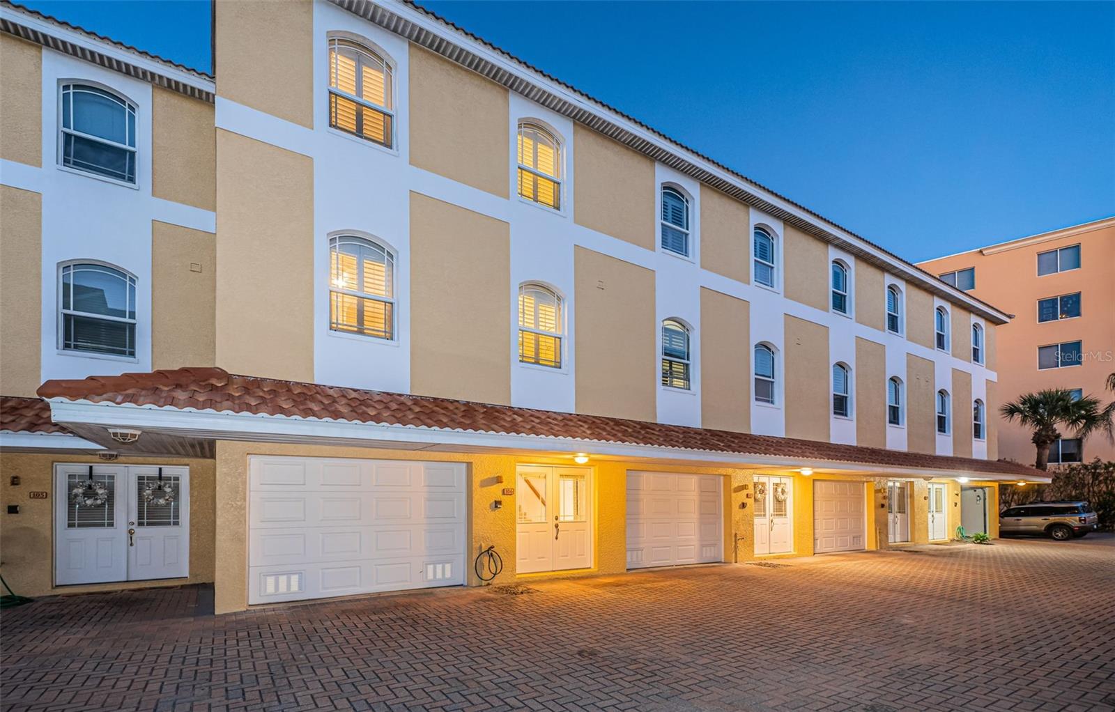 11595 Gulf Blvd #6 Property Photo 2