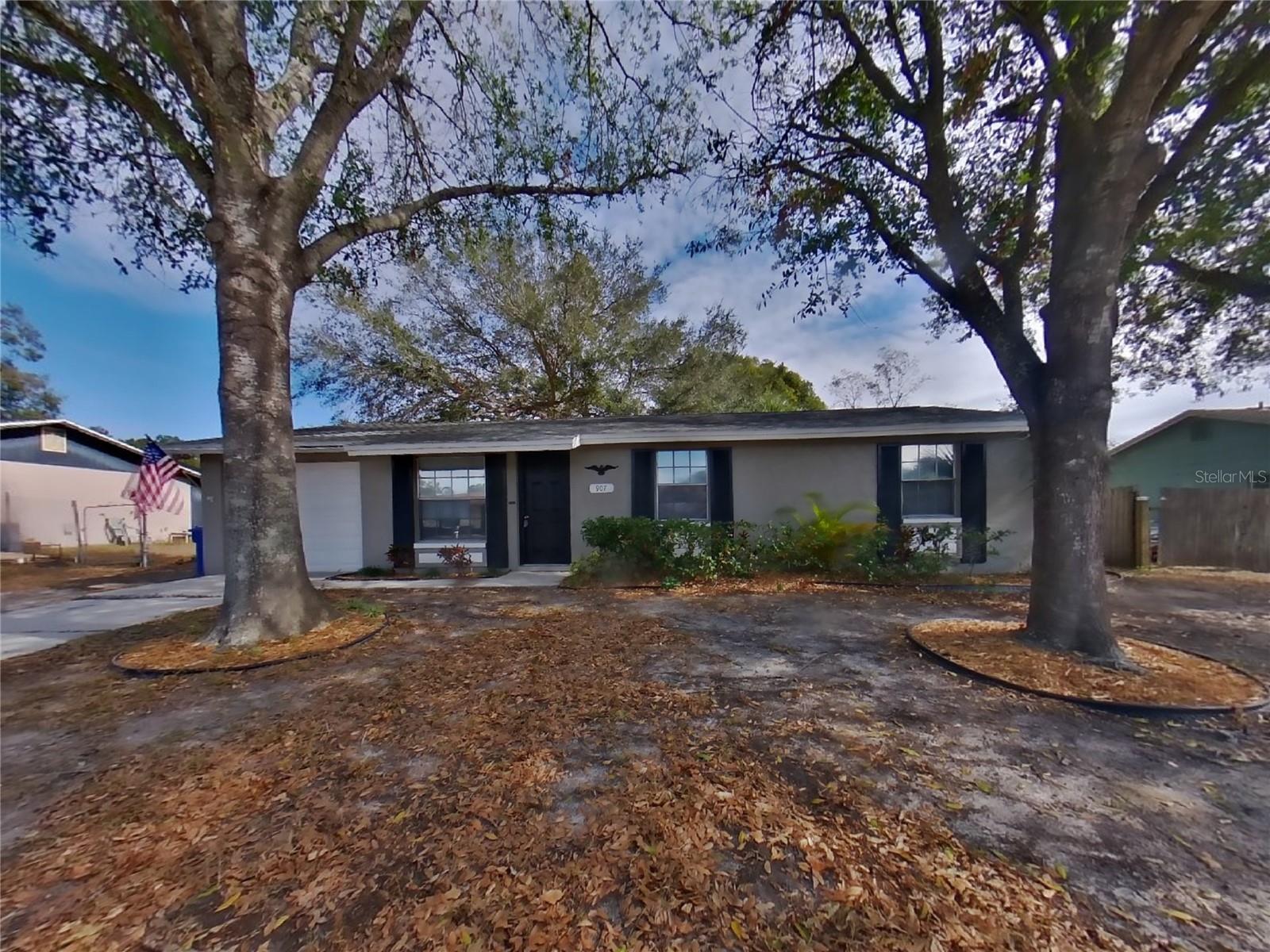 907 Briarcliff Dr Property Photo