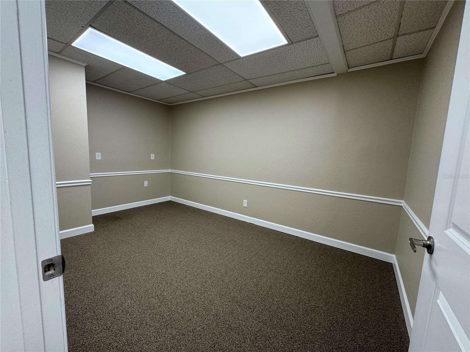1046 W Busch Blvd #200 Property Photo 12