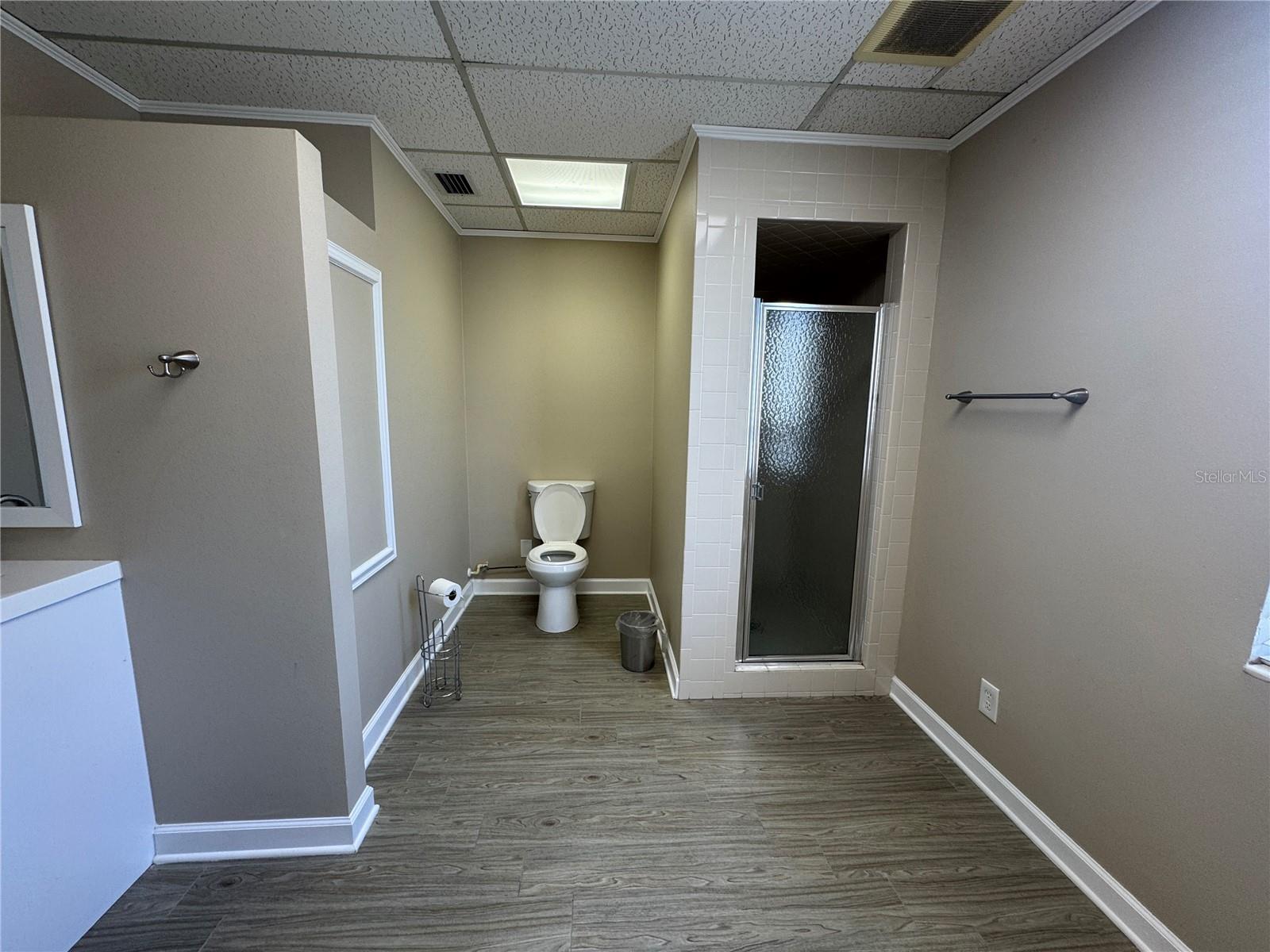 1046 W Busch Blvd #200 Property Photo 14