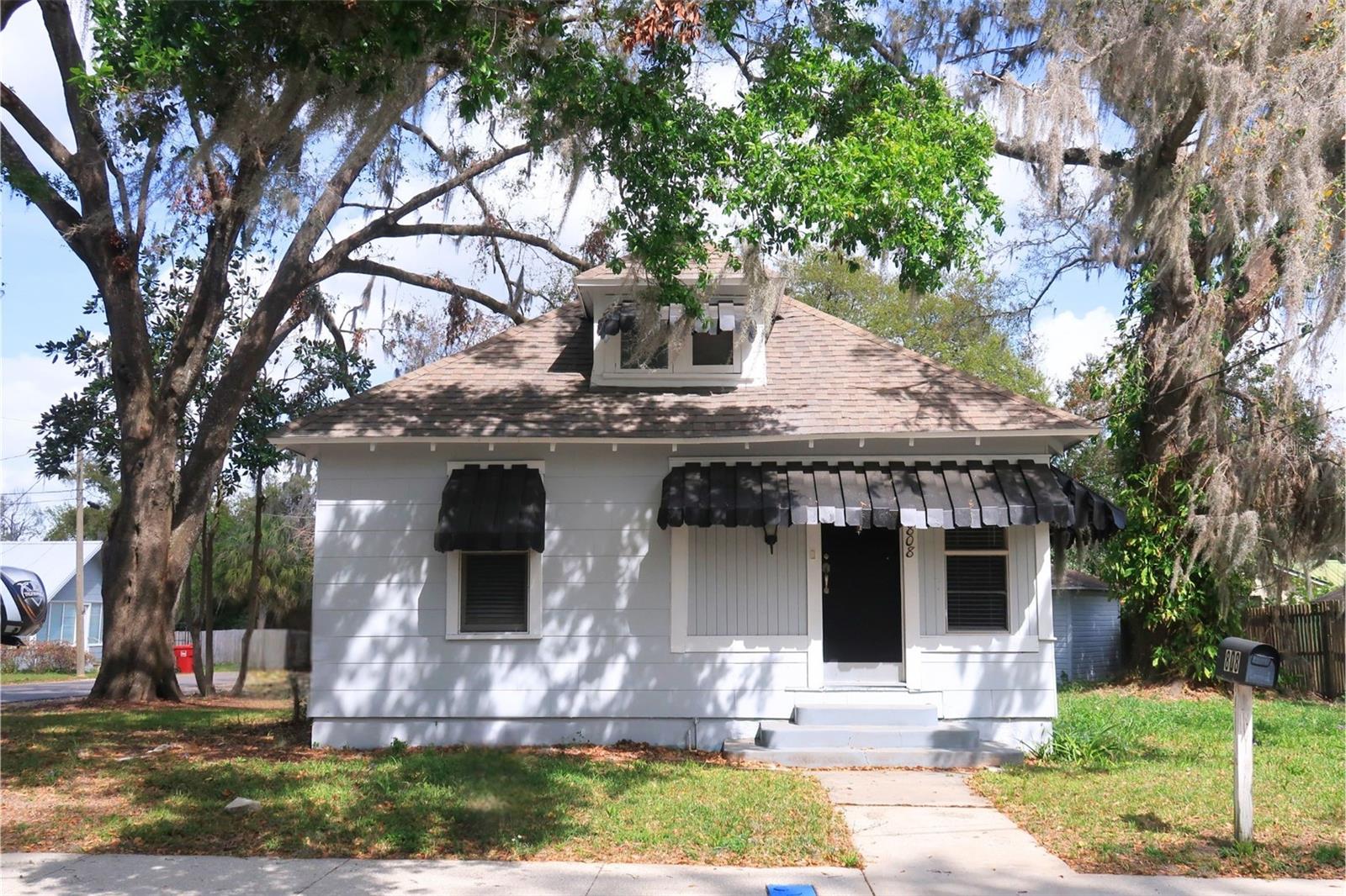 808 W Mclendon St Property Photo