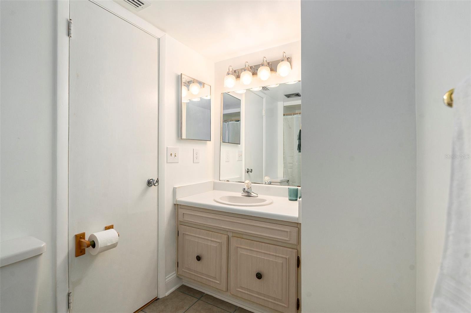 6311 Newtown Cir #11b2 Property Photo 20