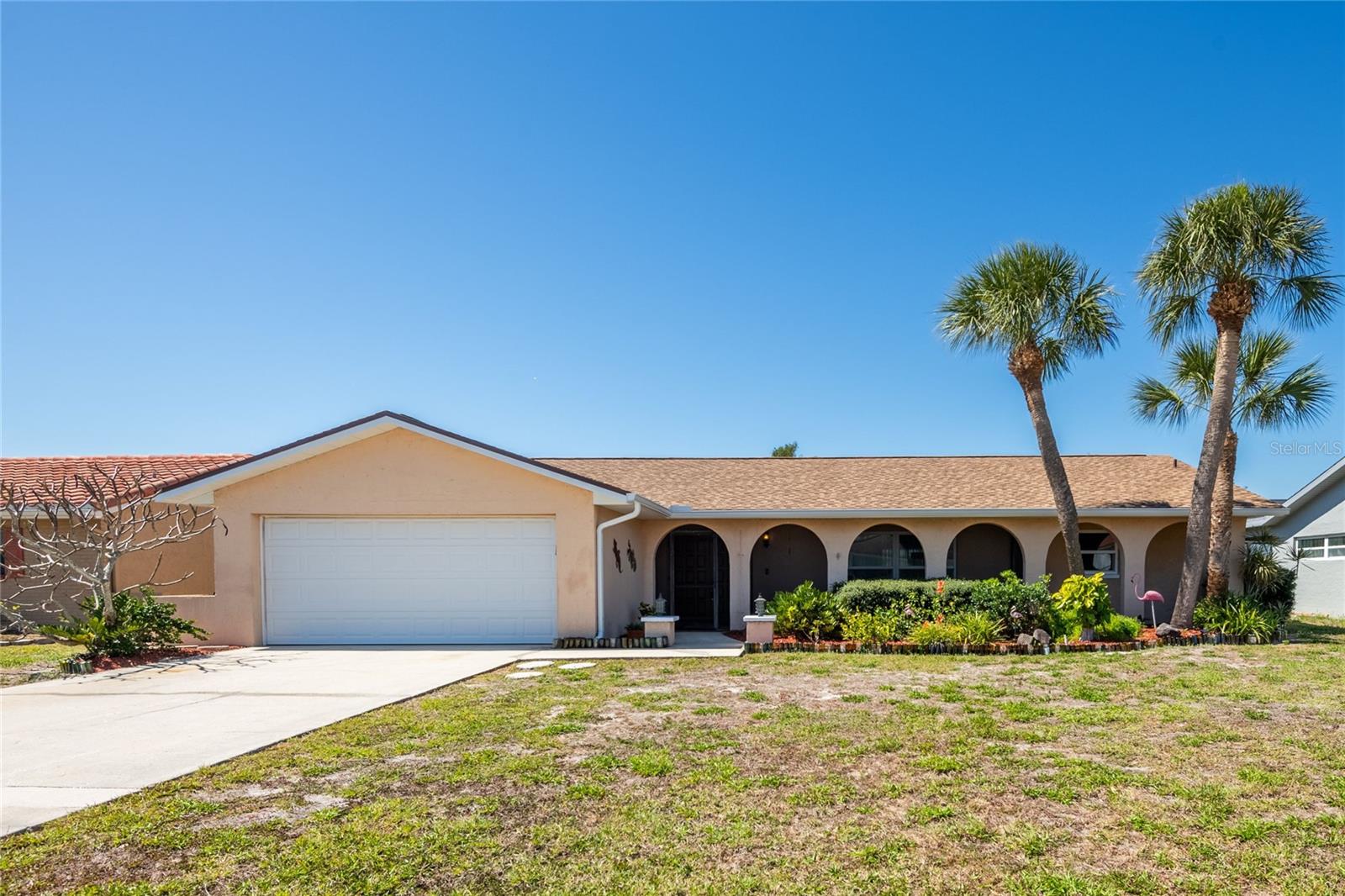736 Flamingo Dr Property Photo