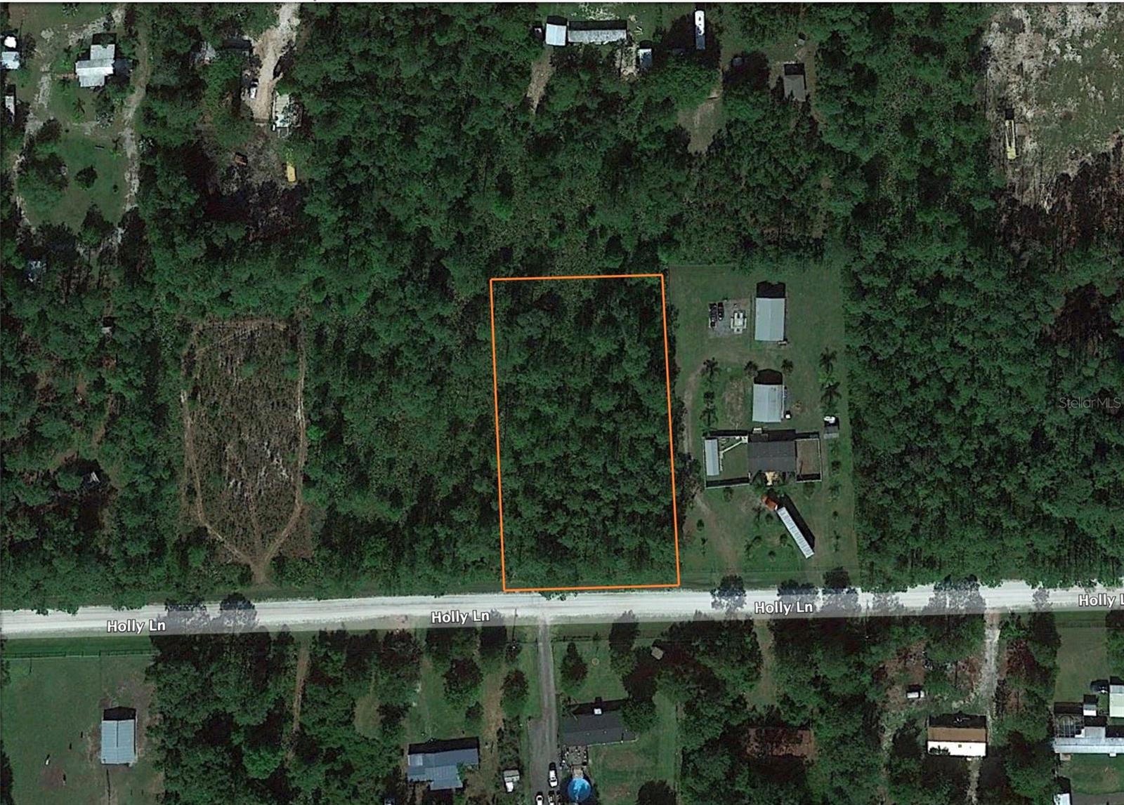1760 Holly Ln Property Photo 1