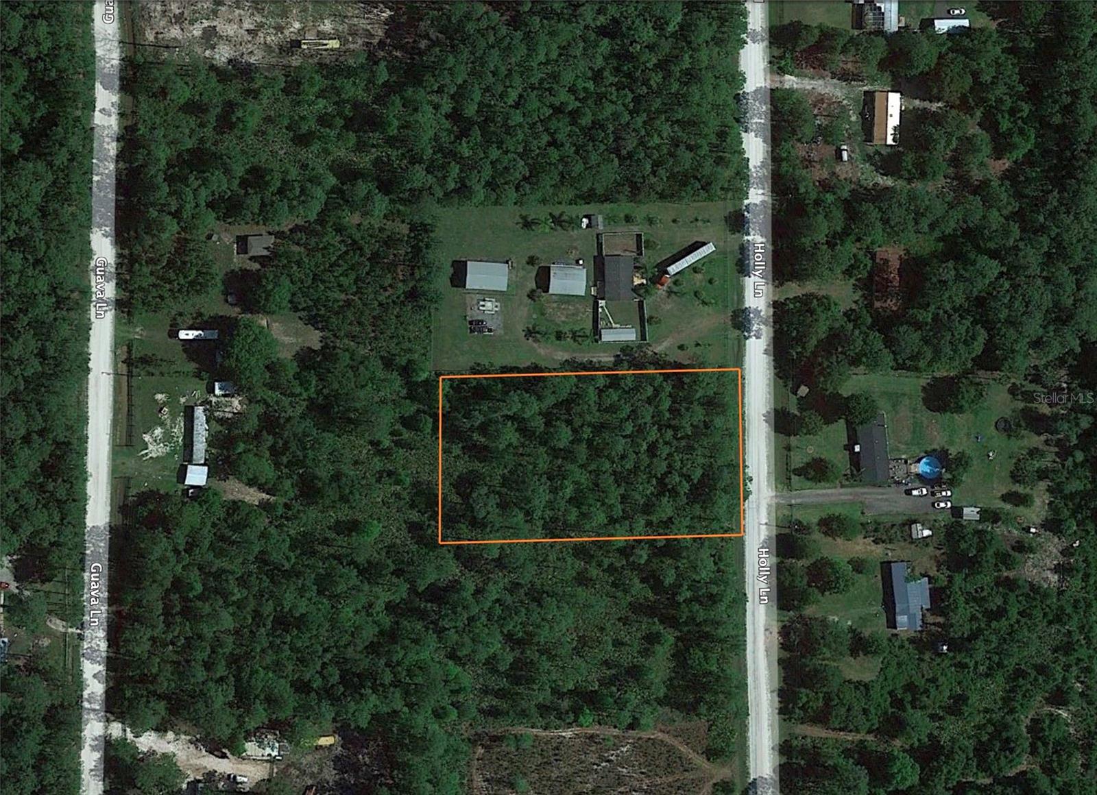 1760 Holly Ln Property Photo 2