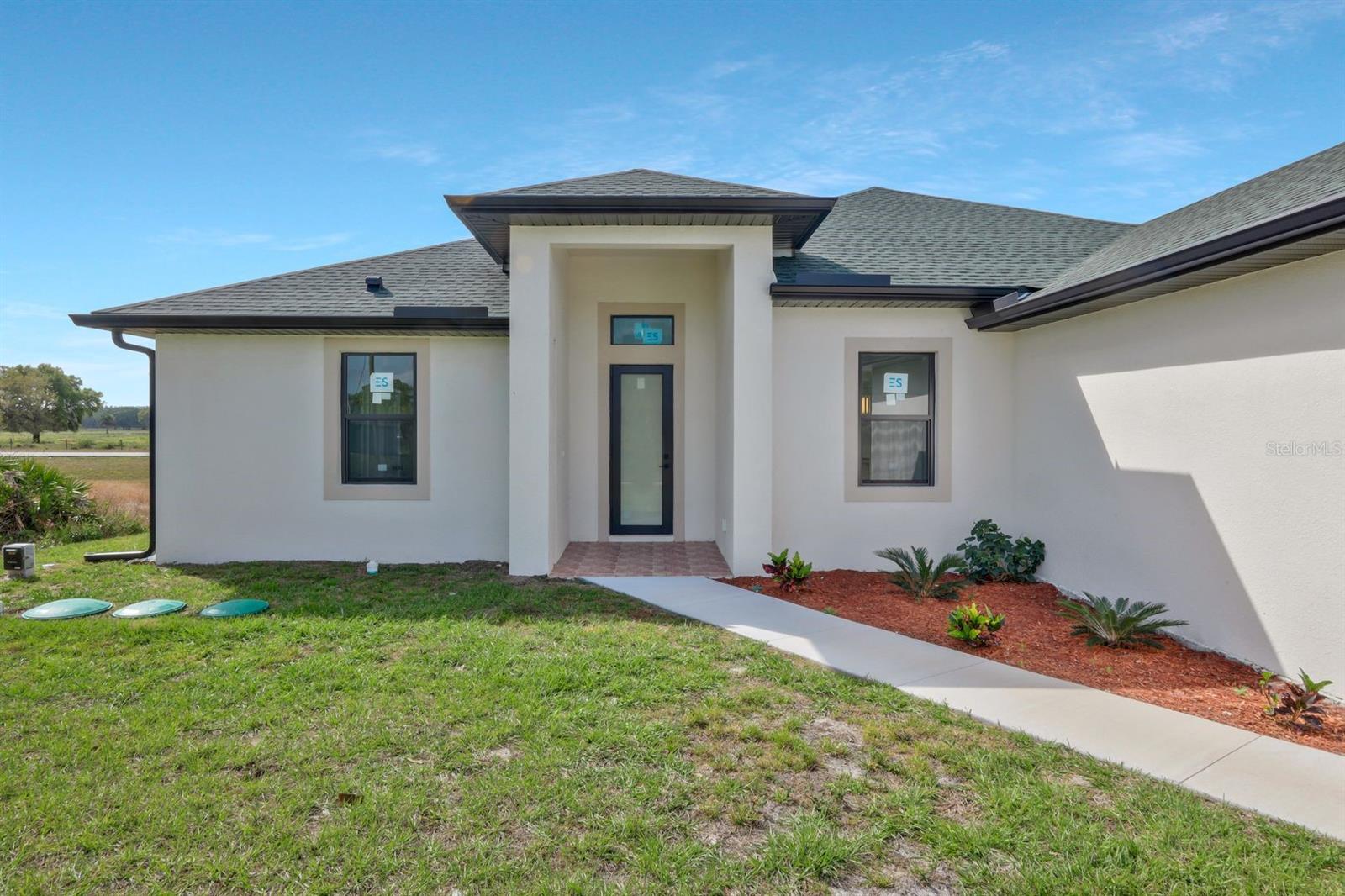 5027 E Hummingbird Dr Property Photo