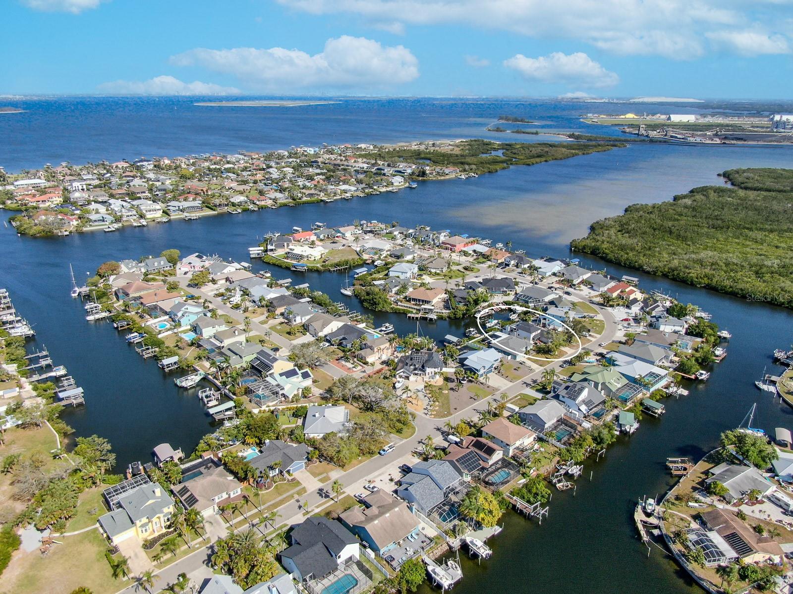 6606 Dolphin Cove Dr Property Photo 1