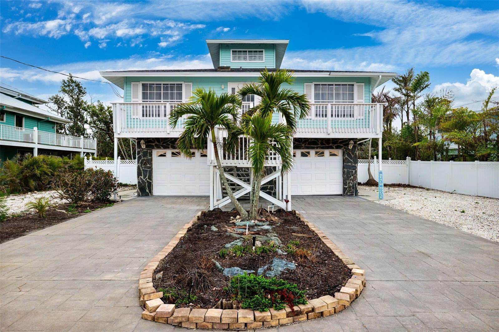 311 Poinsettia Rd Property Photo