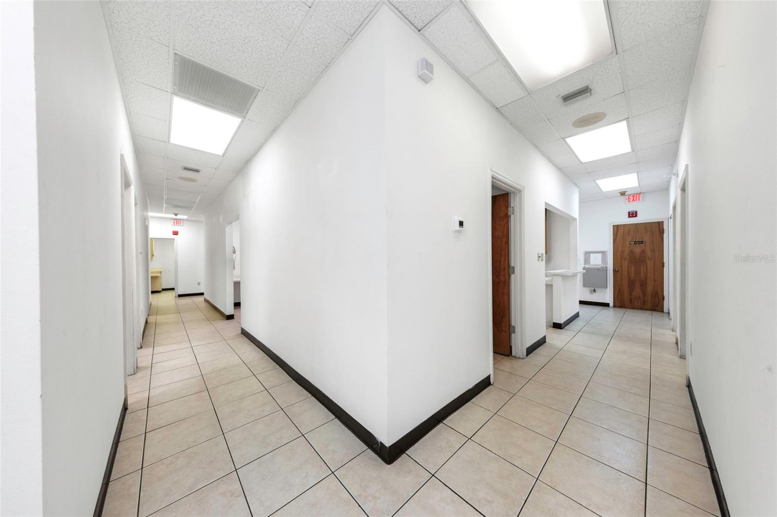655 N Indiana Ave Property Photo 17