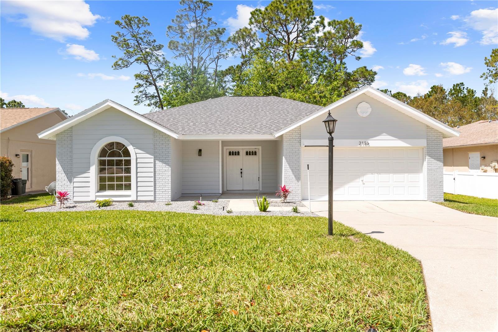 2185 Carriage Ln Property Photo