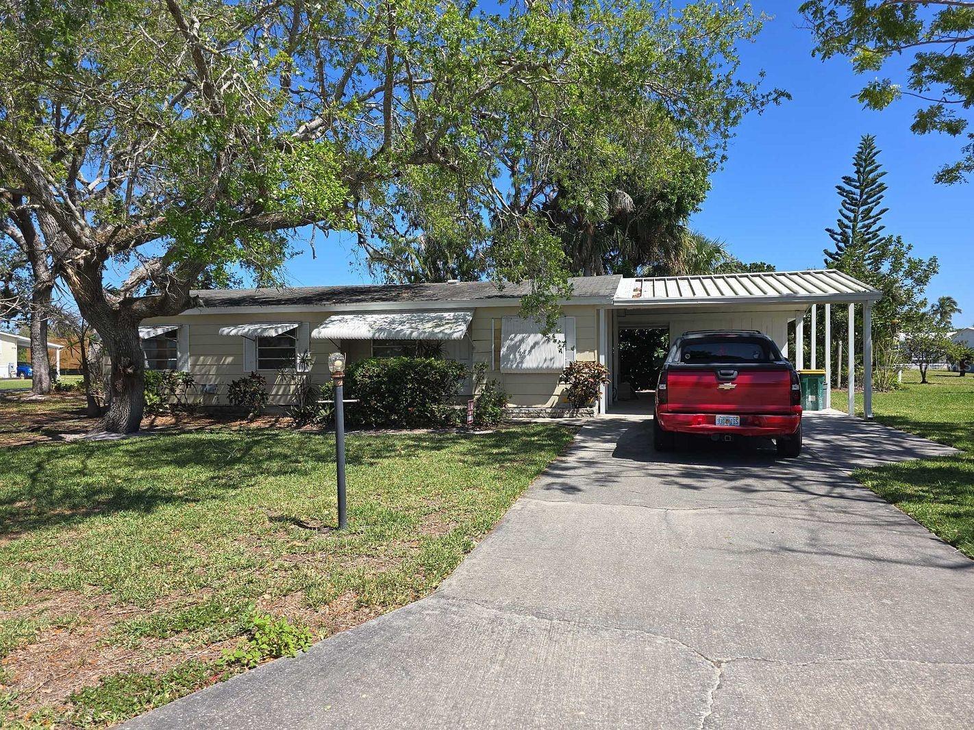 4 Twin Palms Dr Property Photo