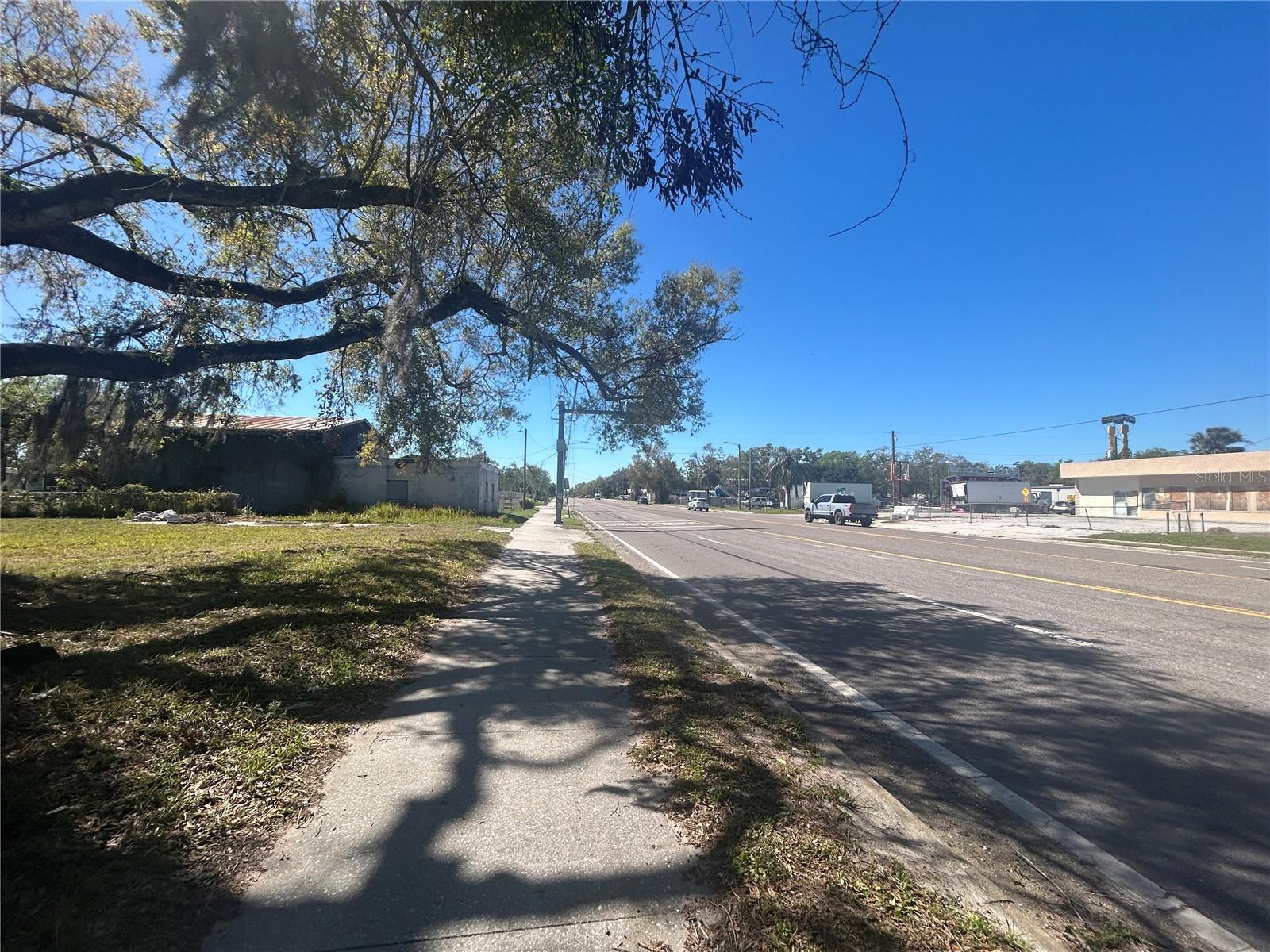 7707 Gibsonton Dr Property Photo 6