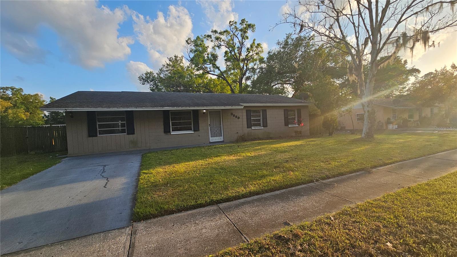 3009 S Willow Dr Property Photo