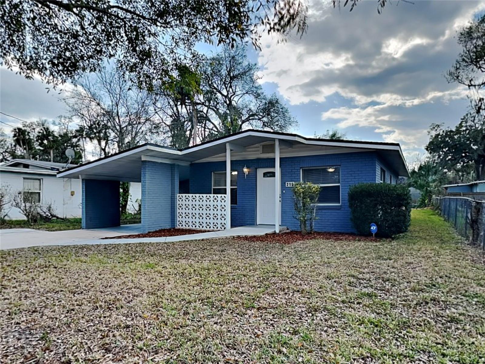 216 Graham St Property Photo