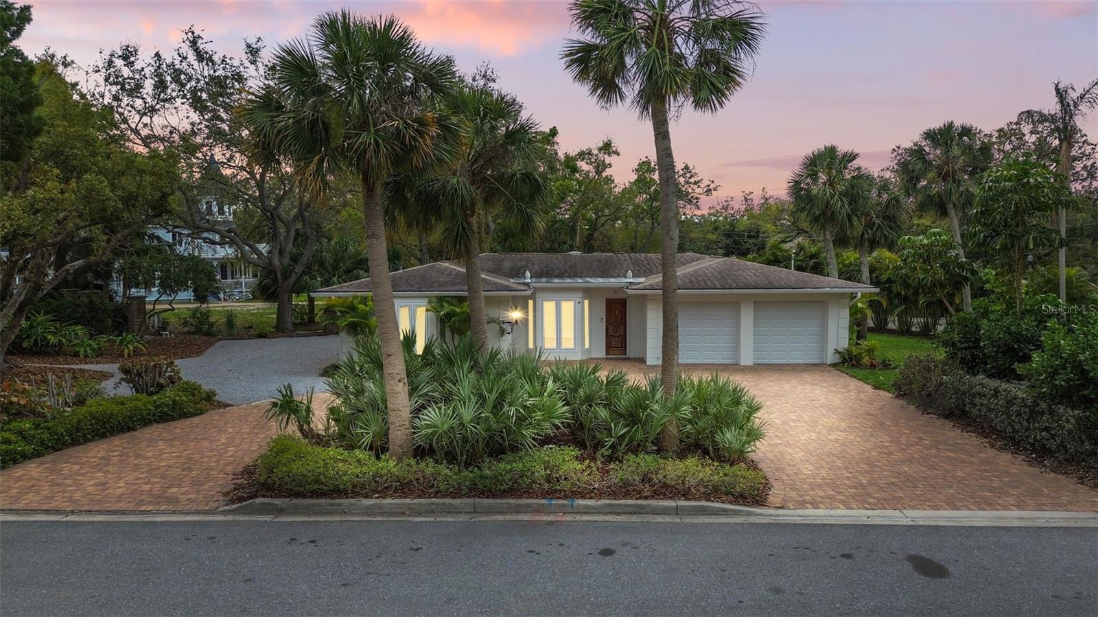 201 Flamingo Dr Property Photo