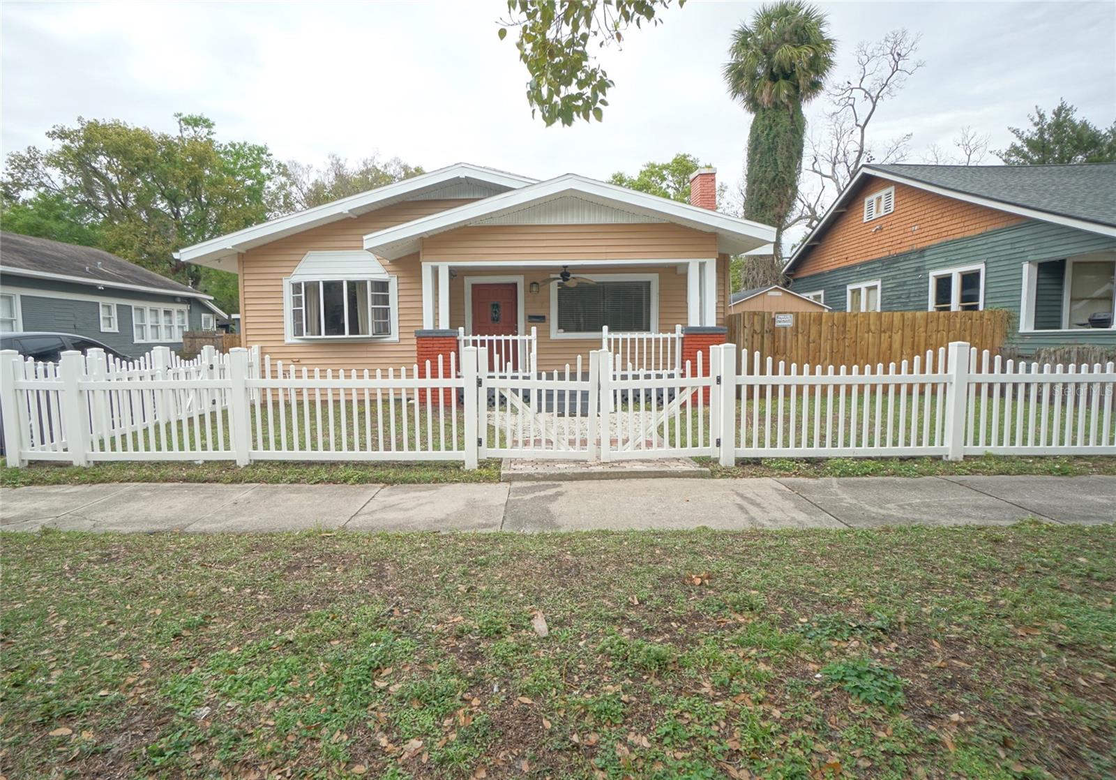 916 E 25th Ave Property Photo