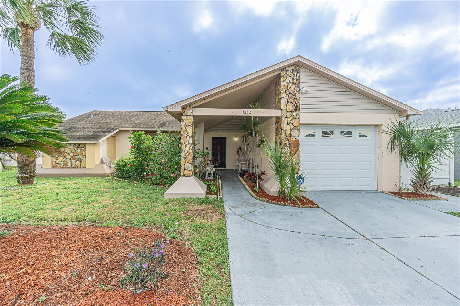 1232 Persimmon Dr Property Photo