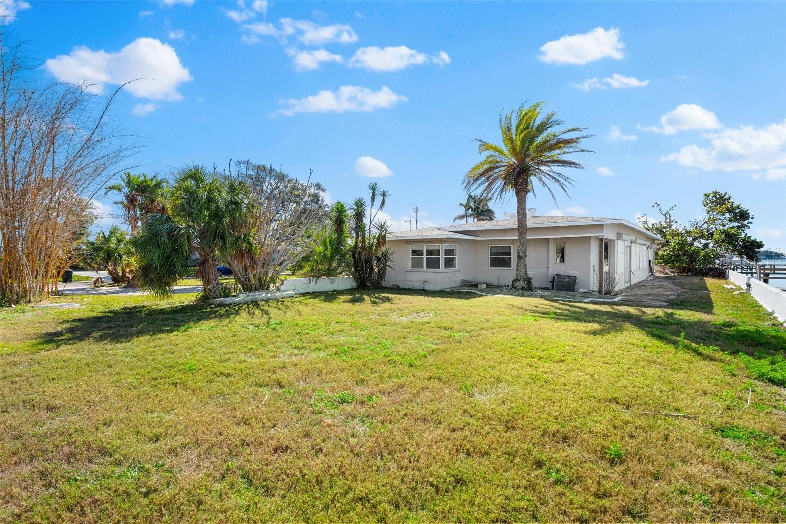 2210 Harbor View Dr Property Photo 17