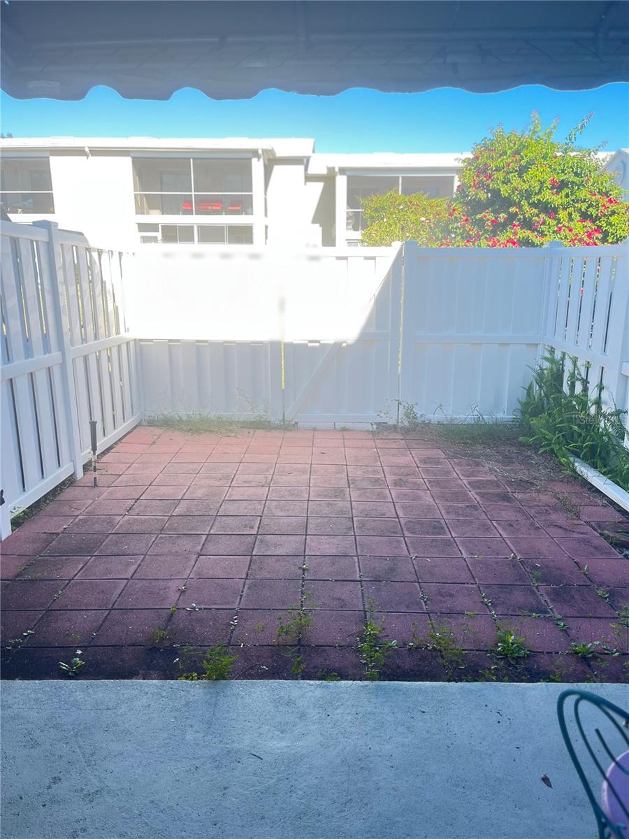 689 Lake Howard Dr Nw #1e Property Photo 6