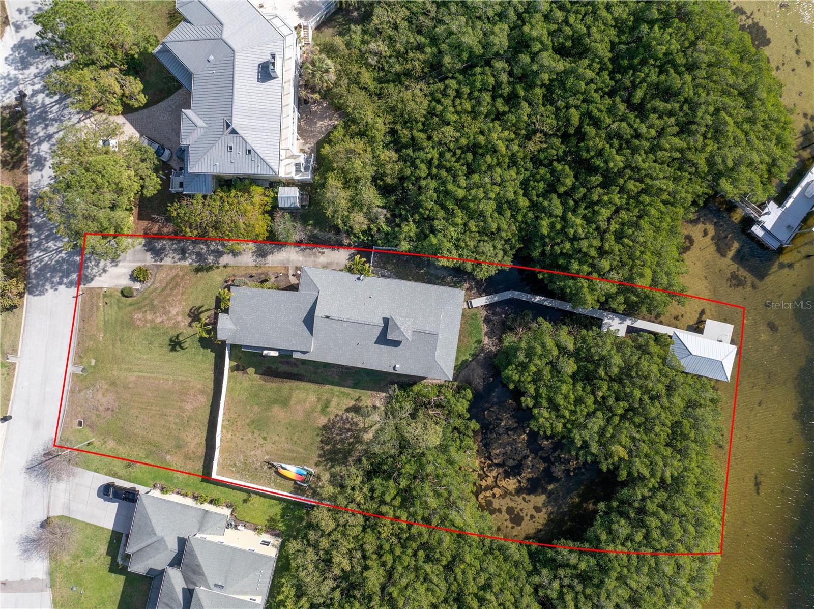 734 Weedon Dr Ne Property Photo 3