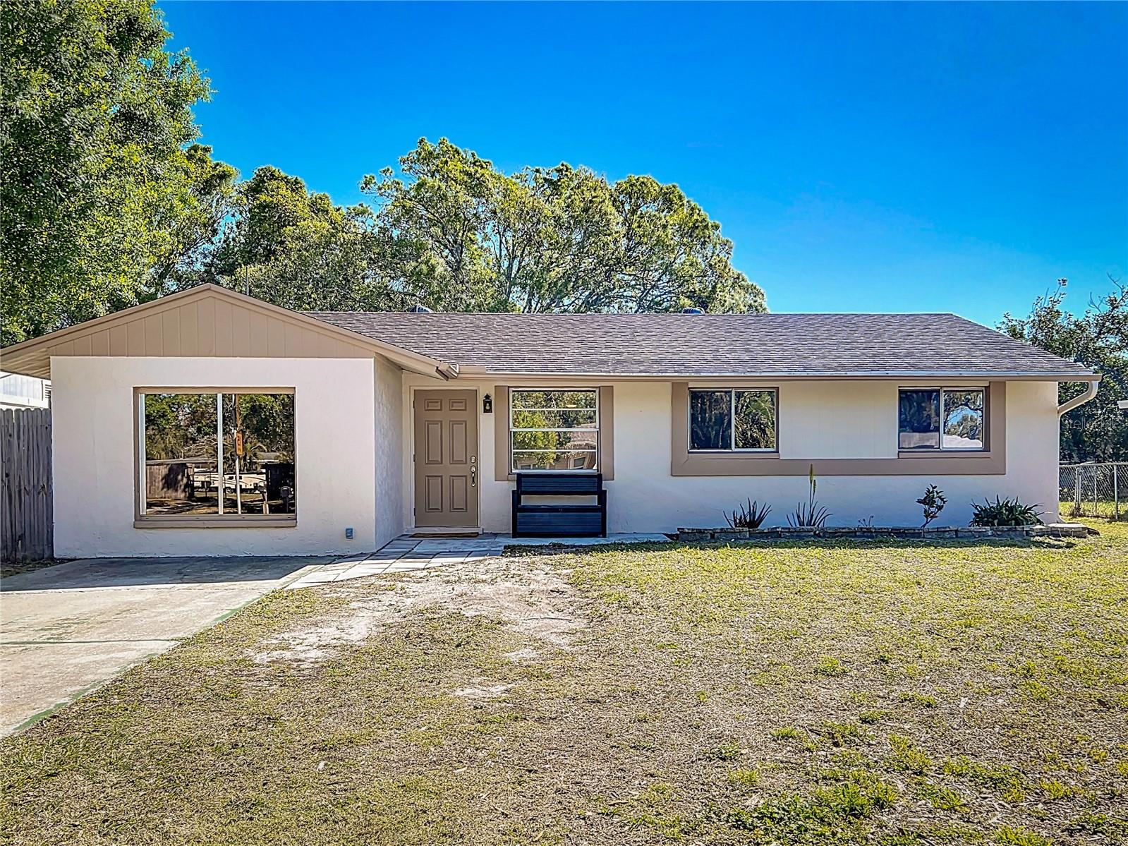 2721 Stratford Dr Property Photo