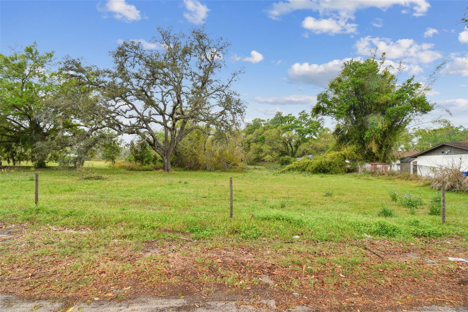 S Taylor Rd Property Photo 1