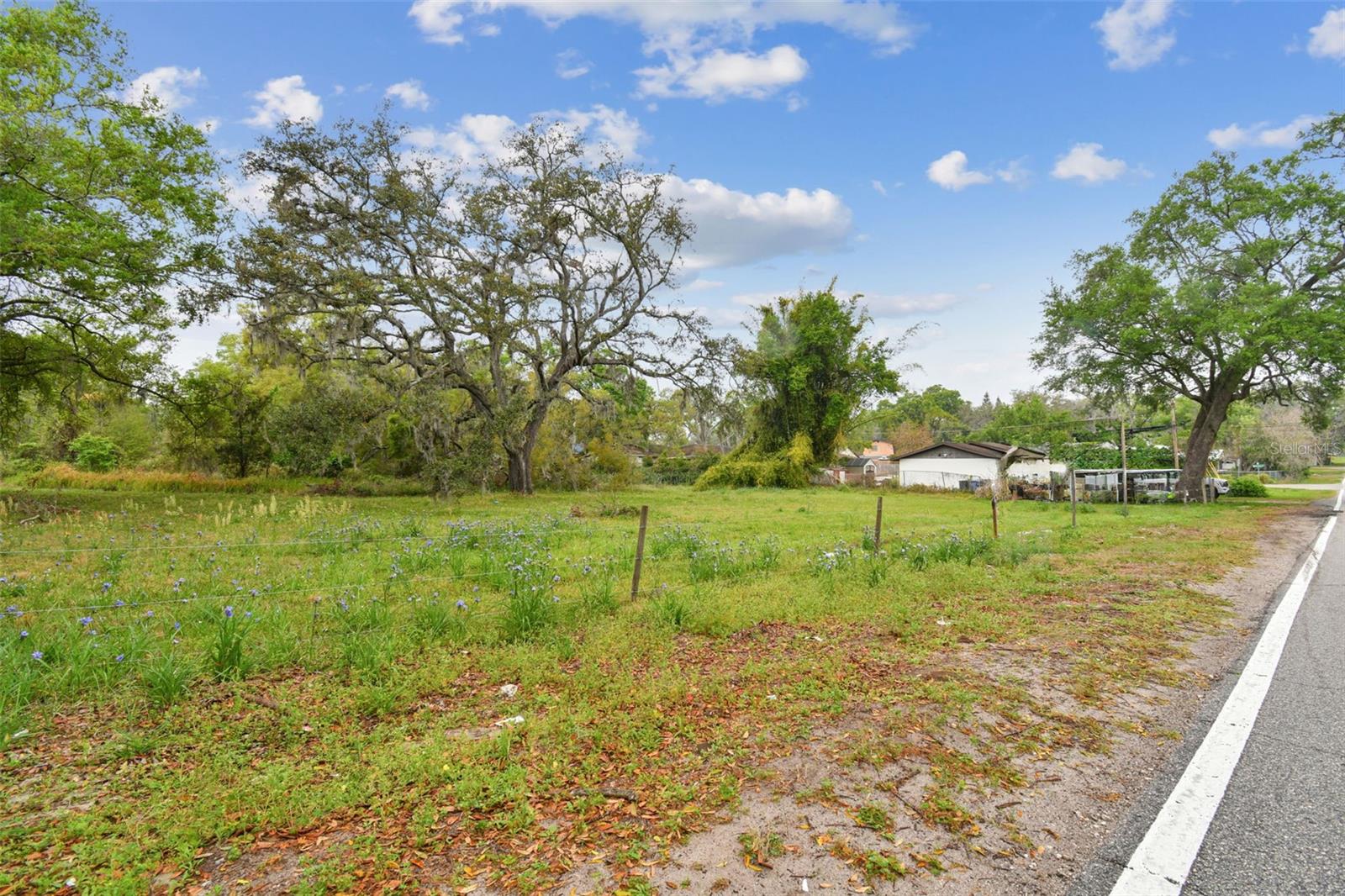 S Taylor Rd Property Photo 2