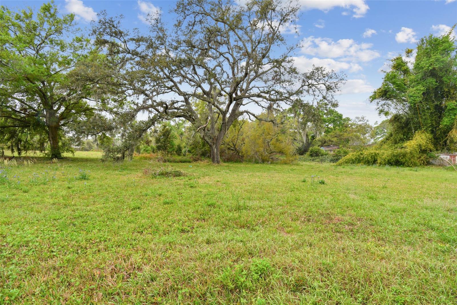 S Taylor Rd Property Photo 4