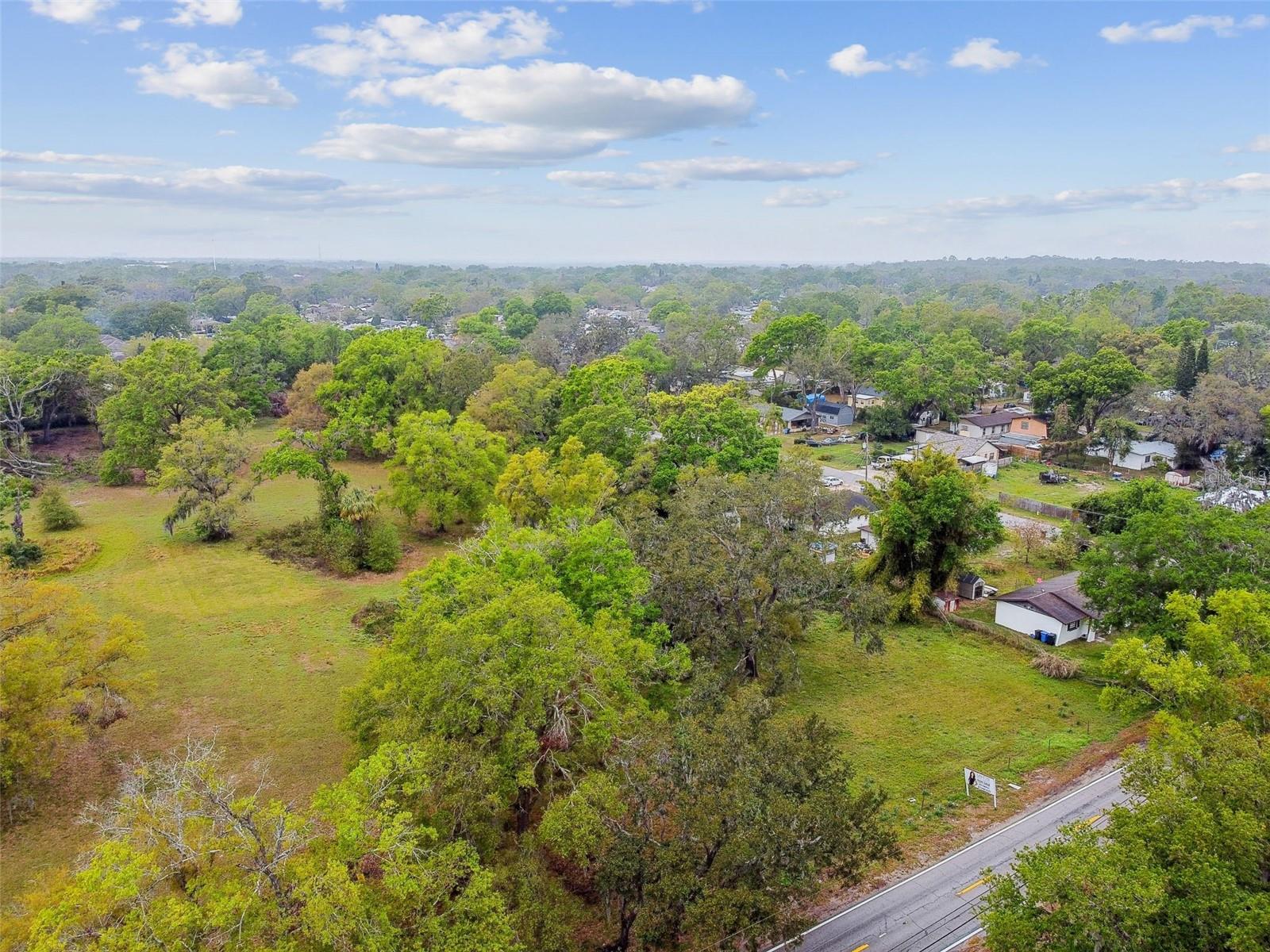 S Taylor Rd Property Photo 16