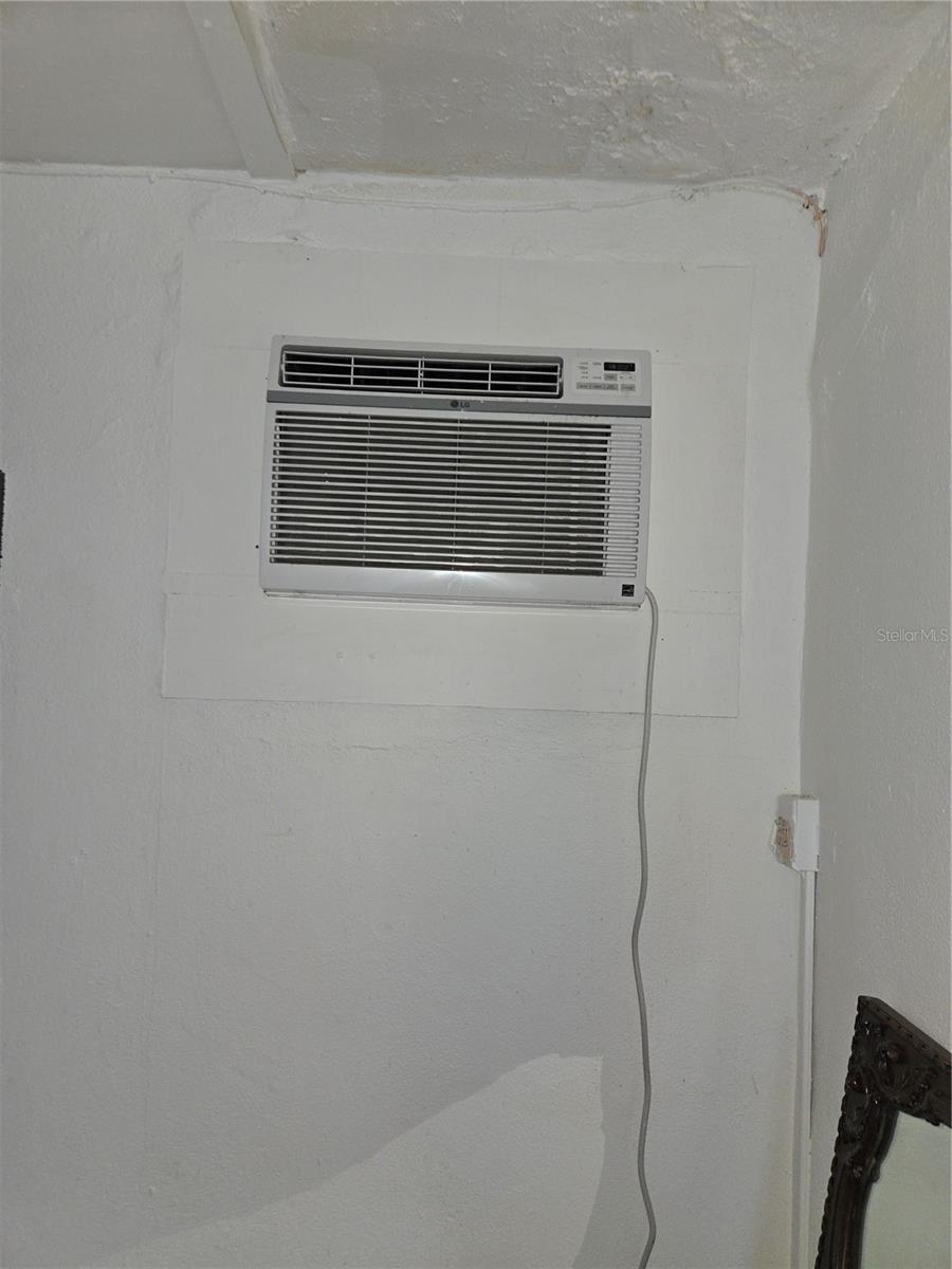 2420 25th St N #2420 Property Photo 10