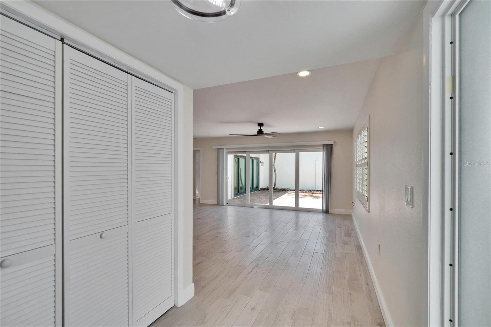 370 S Woodlands Dr Property Photo 16