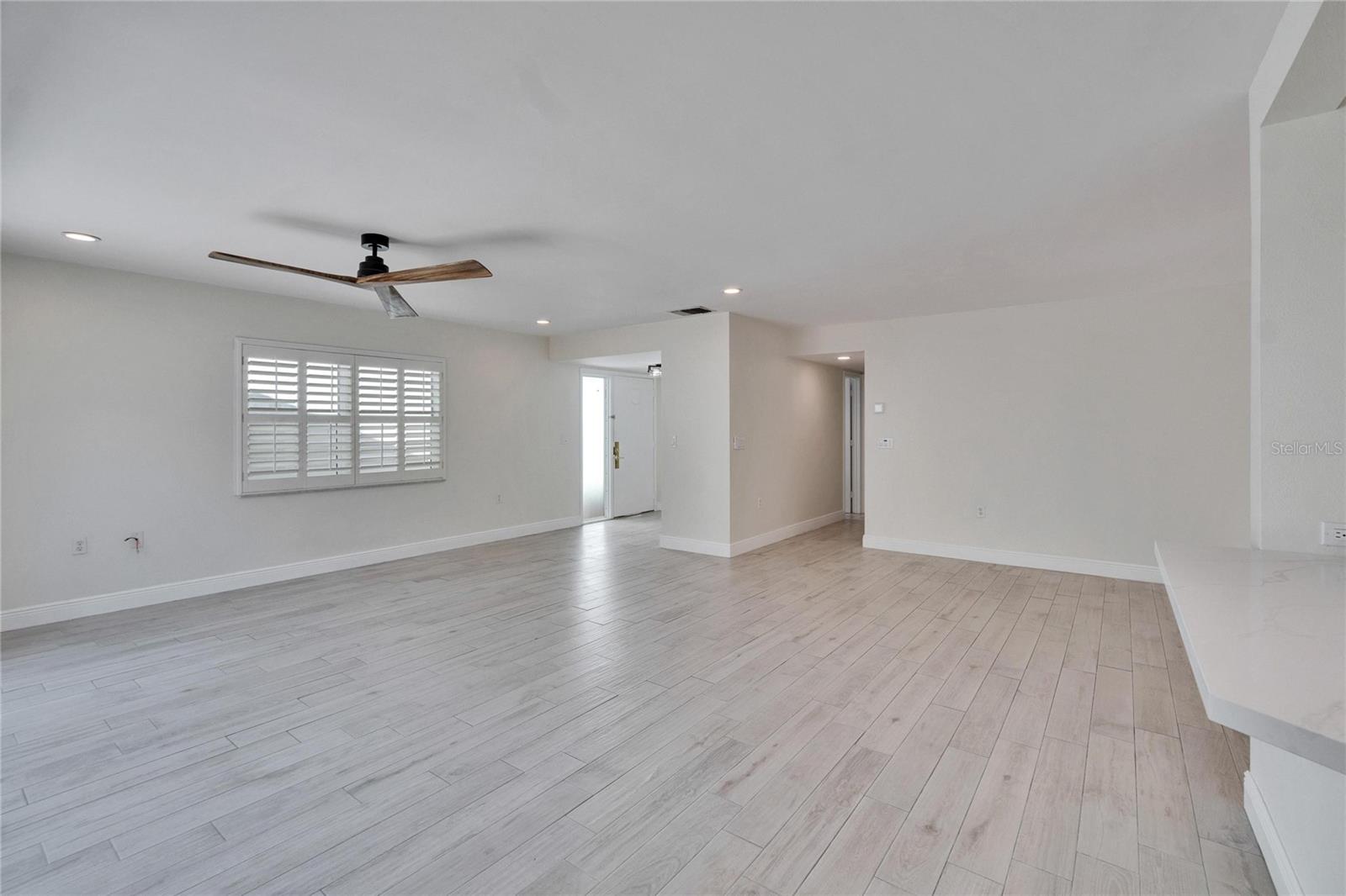 370 S Woodlands Dr Property Photo 18