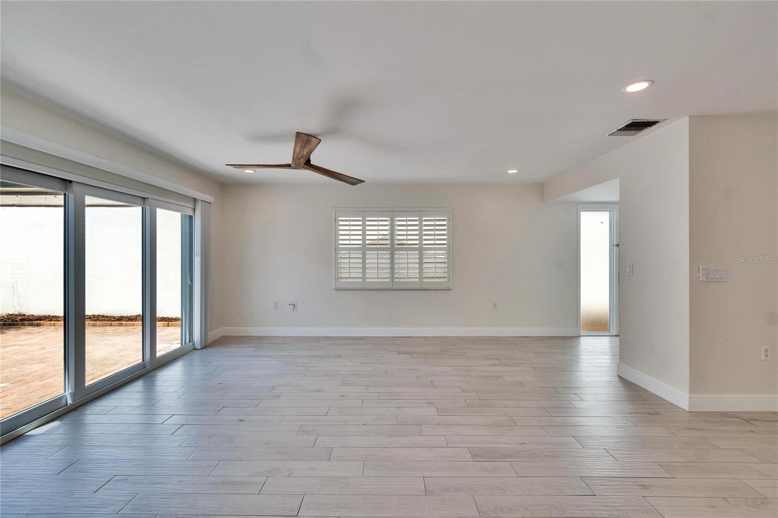 370 S Woodlands Dr Property Photo 19
