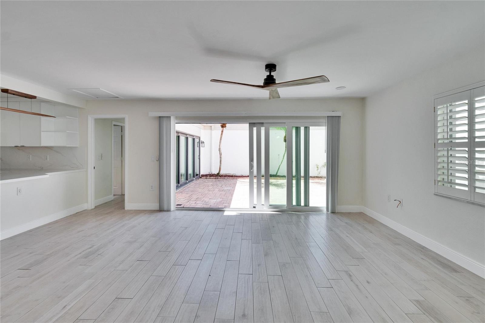 370 S Woodlands Dr Property Photo 20