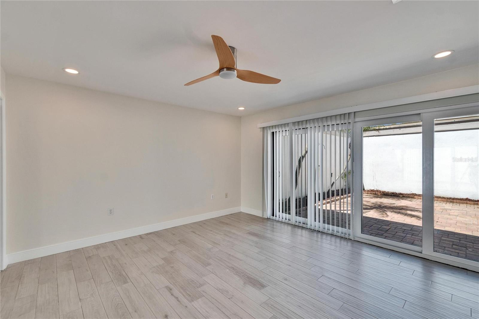 370 S Woodlands Dr Property Photo 33