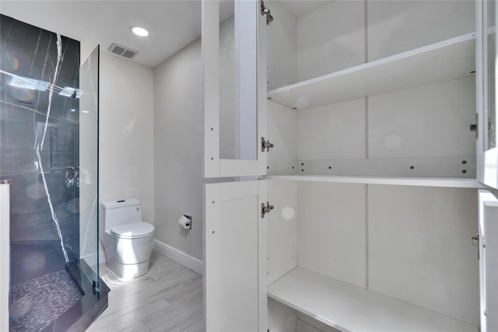 370 S Woodlands Dr Property Photo 40